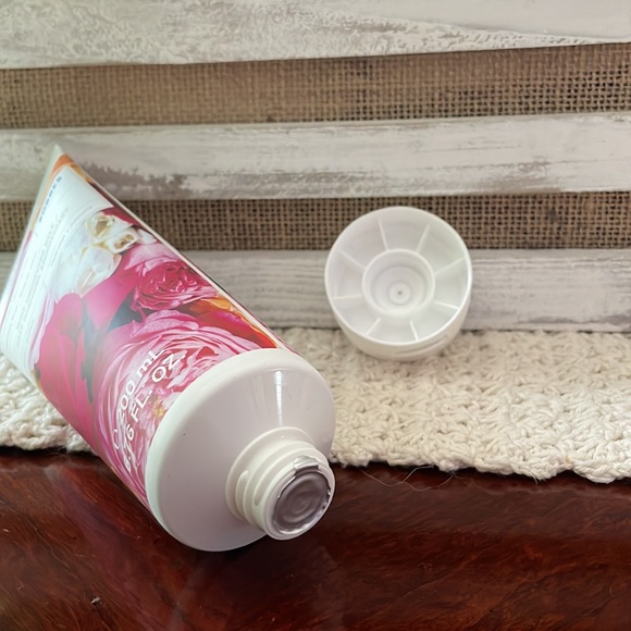 NWT! Korres body smoothing milk/Japanese rose - Picture 3 of 4